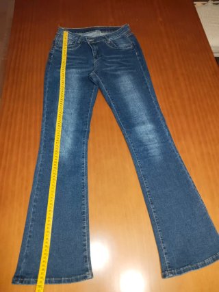 Pantalón vaquero mujer campana