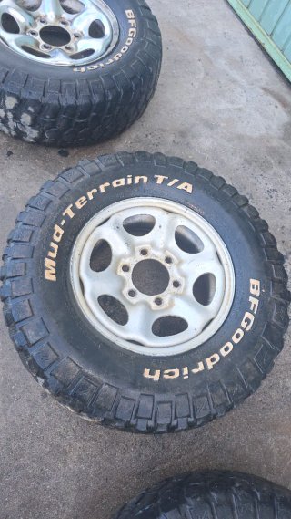 Llantas Cromadas Nissan Terrano I