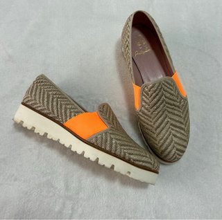 Mocasines trenzados beige y naranja talla 37