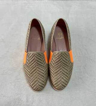 Mocasines trenzados beige y naranja talla 37