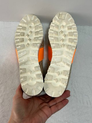 Mocasines trenzados beige y naranja talla 37