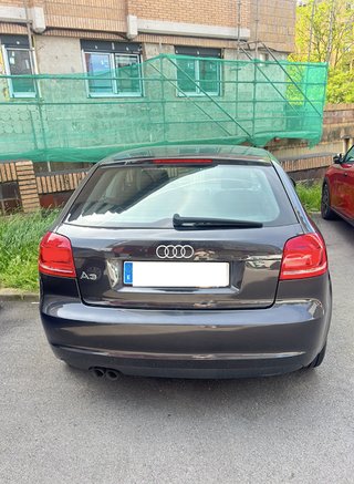 Audi A3 Hatchback Gris oscuro - Muy cuidado