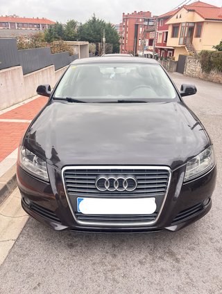 Audi A3 Hatchback Gris oscuro - Muy cuidado