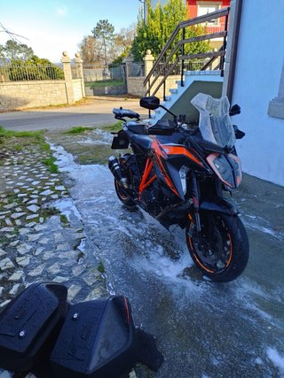 KTM 1290 Super Duke GT Negra/Naranja