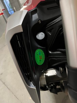 Honda CB125R 2019 Negra/Roja