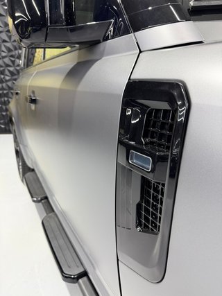 Land Rover Defender 2022