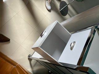 Mueble de baño con ruedas