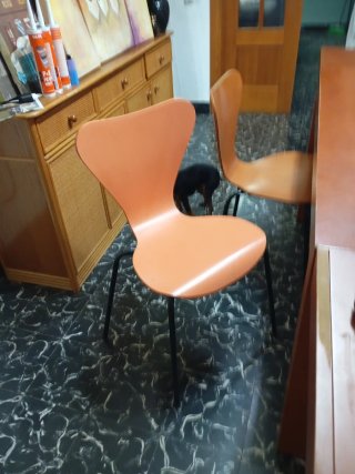 Sillas de comedor . (Urge)