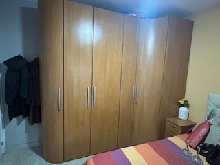 Armario mas Mesita de noche de madera con cajones