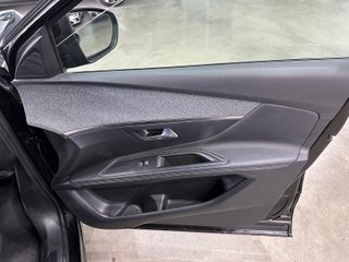 Peugeot 3008 1.6 PureTech Hybrid 225 Allure (2023)
