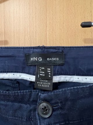 Pantalón azul marino Mango