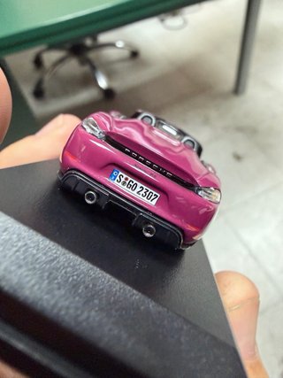 Porsche 718 Spyder RS Tarmac Works 1:64