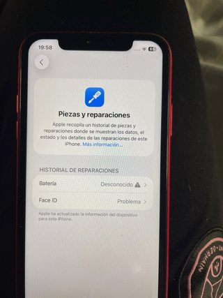 iPhone 11 Rojo 64GB - Para piezas o uso