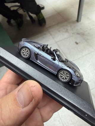 Tarmac Minichamps Porsche 718 Spyder rs gris