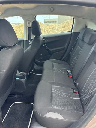 Peugeot 208 2013
