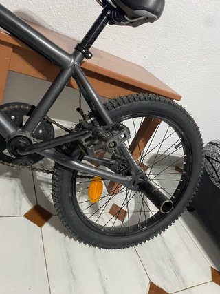 Bicicleta BMX gris