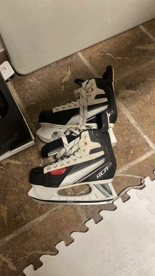 Pattini da ghiaccio Oxelo XLR5 taglia 40