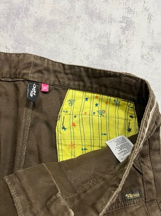 Pantalón niño verde con estampado