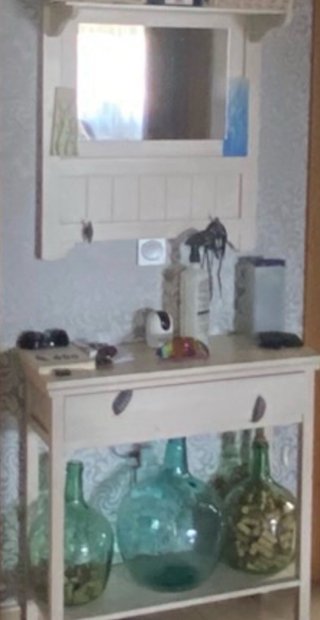 Mueble de entrada blanco con espejo