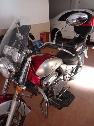 Hyosung Aquila 250 - Moto en buen estado