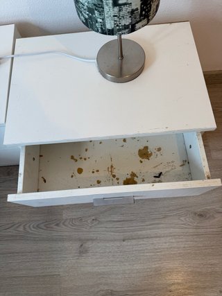 Muebles de dormitorio: cama, mesitas y cabecero