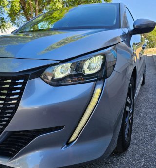 Peugeot 208 2021