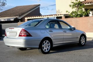 Mercedes-Benz Clase C 2005