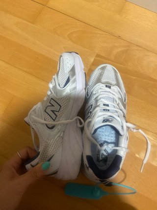 New Balance 530 Plata y Blanco