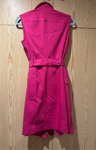 Vestido fucsia Morgan sin mangas a estrenar