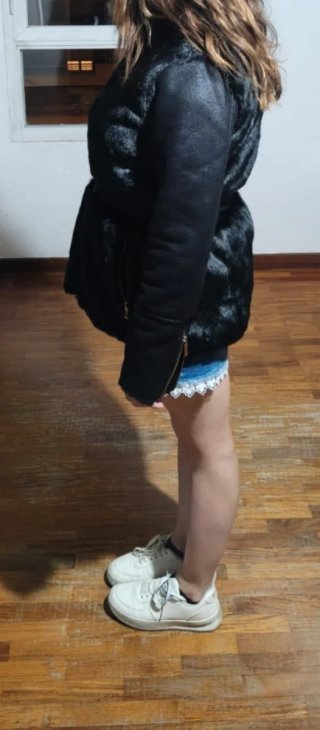 Abrigo negro con pelo sintético