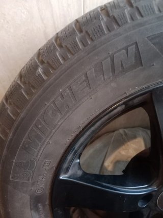 4 Llantas + Neumáticos Nieve Audi 215/65 R16