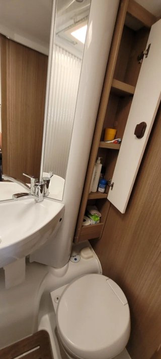 Autocaravana Carado V132 Alquiler