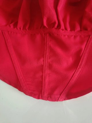 Top corto Shein rosso maniche lunghe