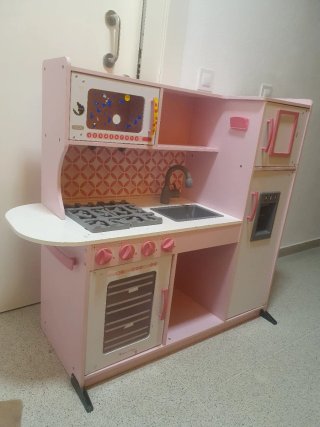 Cocinita de madera rosa para niñas