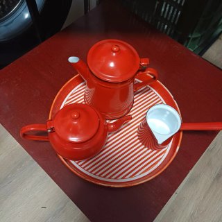 Juego de té portugués rojo esmaltado
