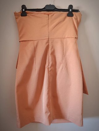 Vestido naranja sin tirantes