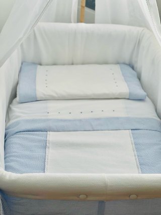 Moisés / Mini Cuna Artesanal Azul y Blanco