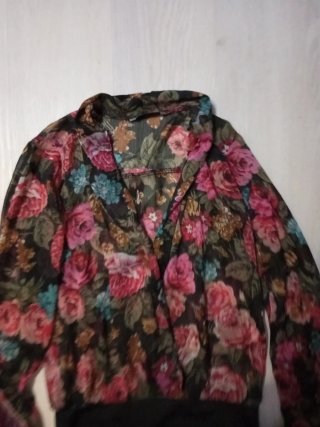 Blusa floral manga larga