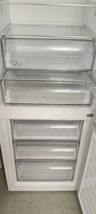 NEVERA COMBI GRUNDIG NO FROST ENERGÍA A++