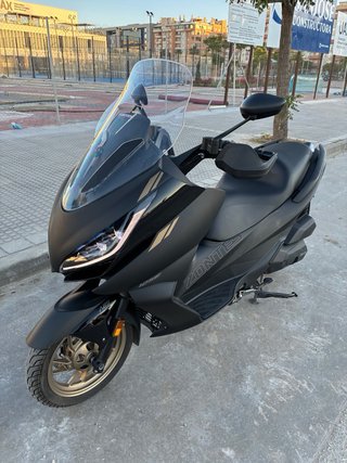 Zontes E 125cc Maxi Scooter Negra