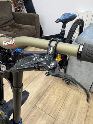 Frenos SRAM Code RSC
