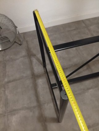 Estructura de mesa de acero negra