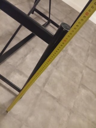 Estructura de mesa de acero negra