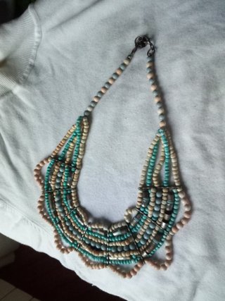 Collar Artesanía piedras y metal turquesa beige