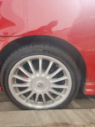 MG ZR 160 4 LLANTAS Y NEUMÁTICOS MICHELIN SPORT