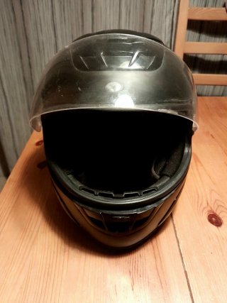 Casco de moto negro