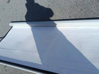 Toldo blanco de plástico