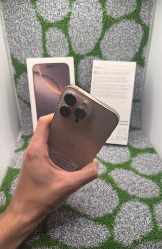 iPhone 16 Pro Max 256GB Desert - Garanzia 12 Mesi