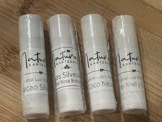 Labial artesanal manteca cacao frutos del bosque
