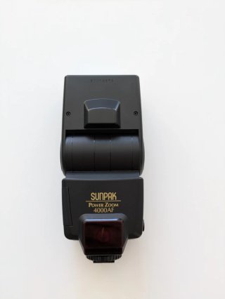 Nikon F80 analógica con dos objetivos adicionales
